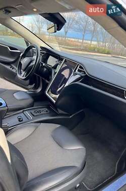 Tesla Model S 2016