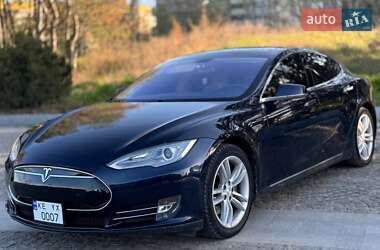 Лифтбек Tesla Model S 2014 в Днепре