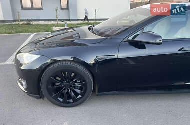 Лифтбек Tesla Model S 2015 в 