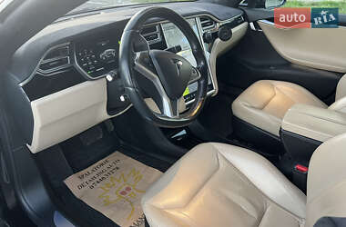 Лифтбек Tesla Model S 2015 в 
