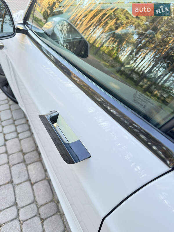 Лифтбек Tesla Model S 2021 в Львове