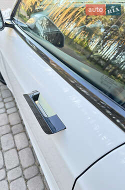 Лифтбек Tesla Model S 2021 в 