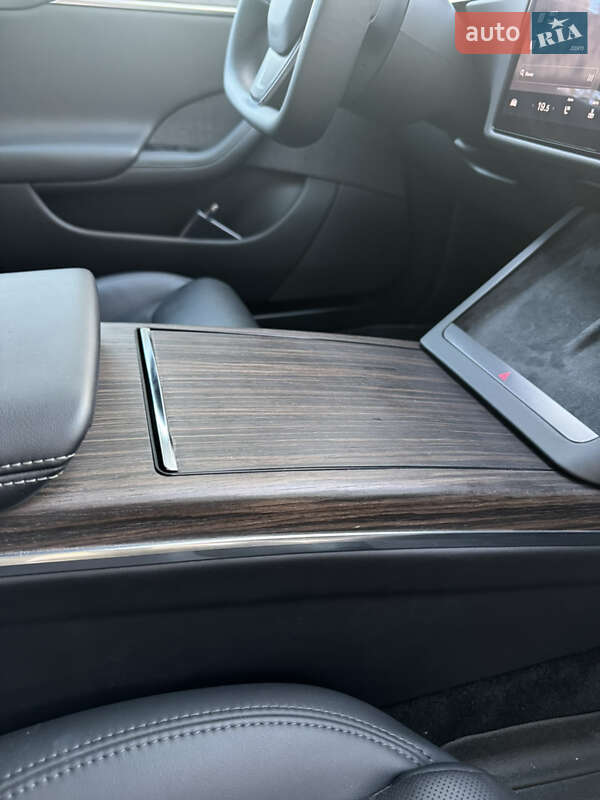 Лифтбек Tesla Model S 2021 в Львове
