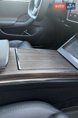 Лифтбек Tesla Model S 2021 в 