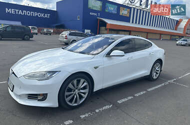 Tesla Model S 2016