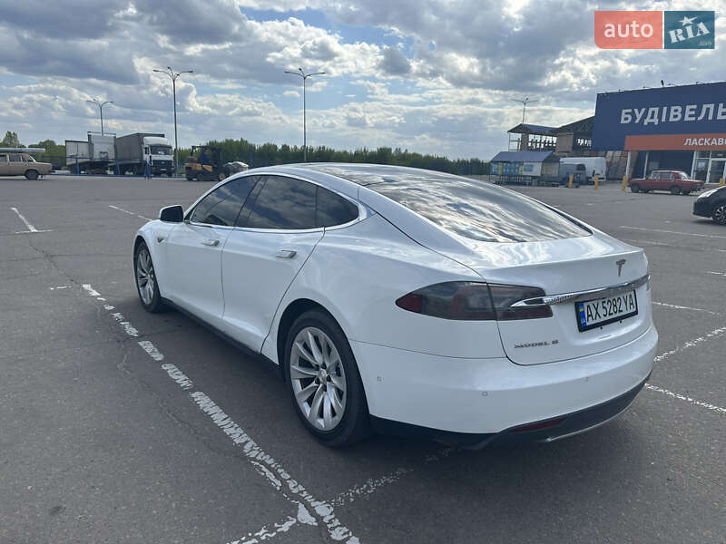 Лифтбек Tesla Model S 2016 в Харькове