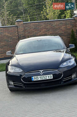 Лифтбек Tesla Model S 2015 в 