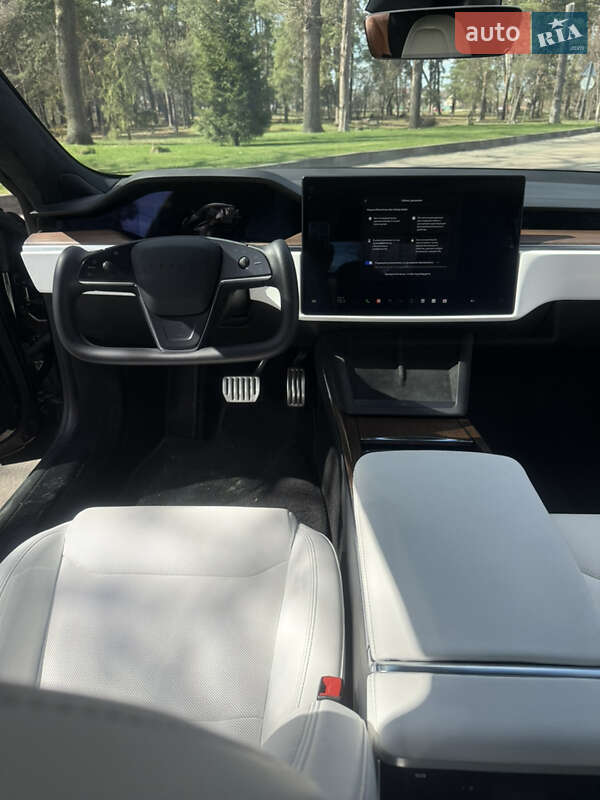 Лифтбек Tesla Model S 2022 в Киеве