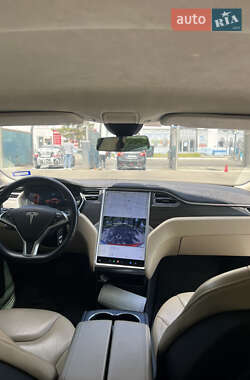 Лифтбек Tesla Model S 2015 в 