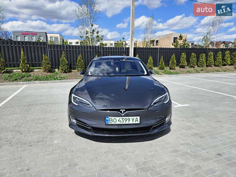 Лифтбек Tesla Model S 2017 в Тернополе