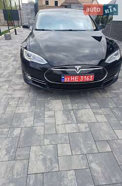 Лифтбек Tesla Model S 2014 в 