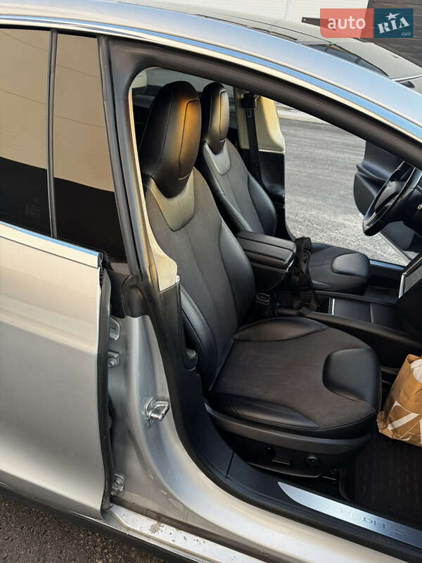 Лифтбек Tesla Model S 2014 в Киеве