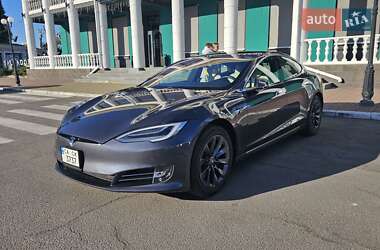 Tesla Model S 2019