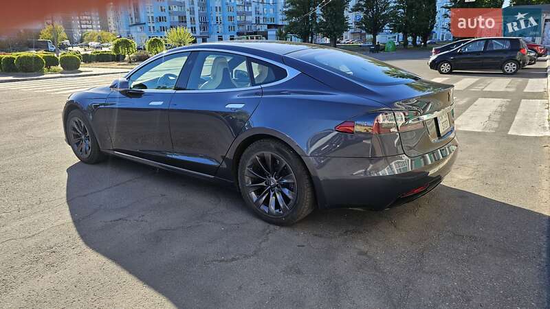 Лифтбек Tesla Model S 2019 в Черкассах