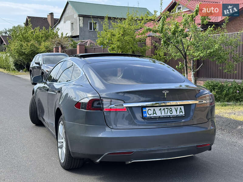 Ліфтбек Tesla Model S 2013 в Черкасах