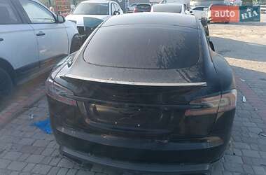 Лифтбек Tesla Model S 2013 в 