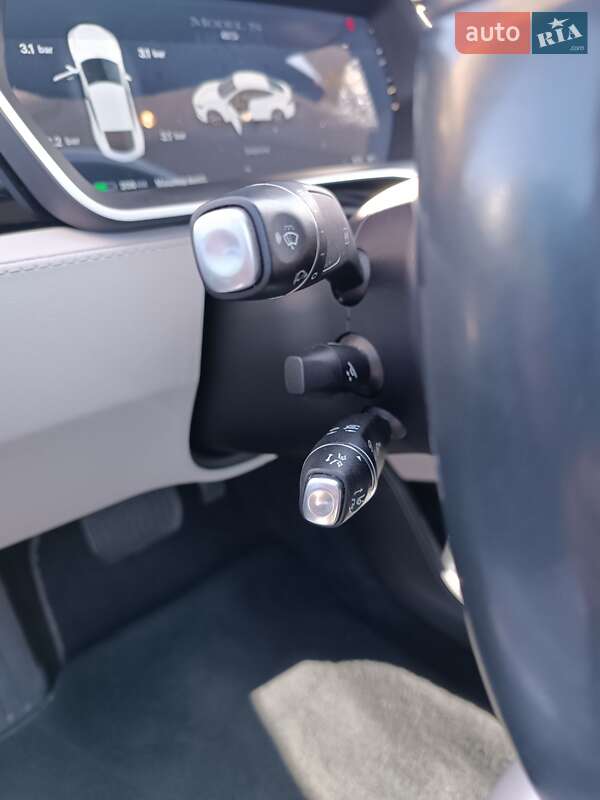 Ліфтбек Tesla Model S 2015 в Одесі фото 12 Ліфтбек Tesla Model S 2015 в Одесі