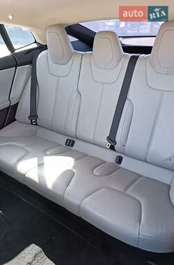 Ліфтбек Tesla Model S 2015 в 