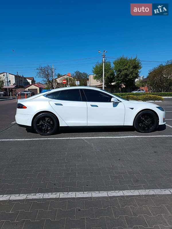 Ліфтбек Tesla Model S 2015 в Одесі фото 2 Ліфтбек Tesla Model S 2015 в Одесі