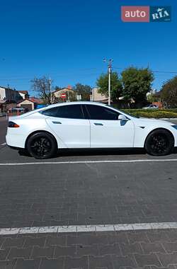 Ліфтбек Tesla Model S 2015 в 