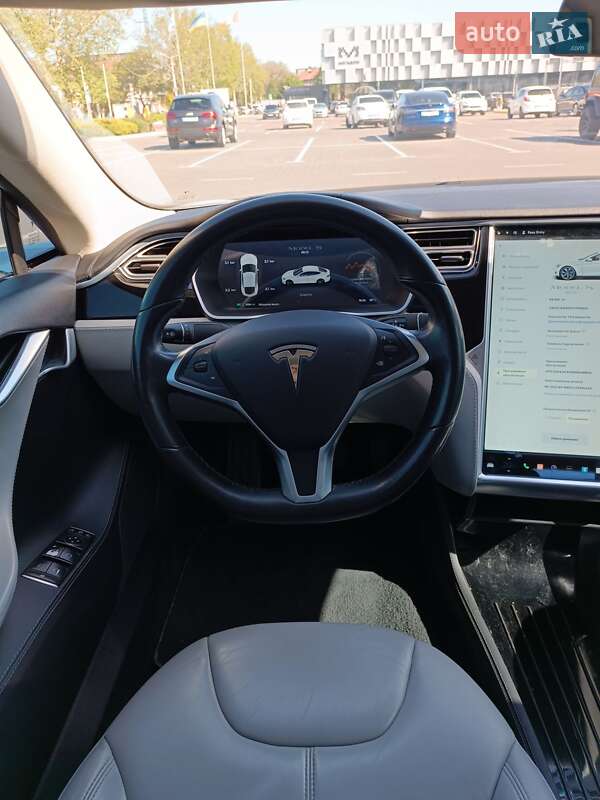 Ліфтбек Tesla Model S 2015 в Одесі фото 13 Ліфтбек Tesla Model S 2015 в Одесі