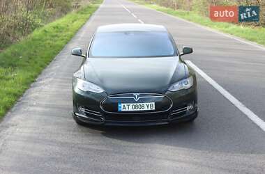 Лифтбек Tesla Model S 2015 в 