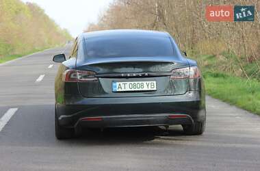 Лифтбек Tesla Model S 2015 в 