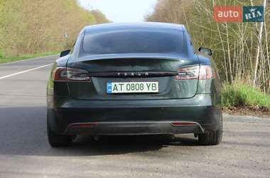 Лифтбек Tesla Model S 2015 в 