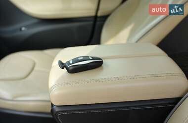 Лифтбек Tesla Model S 2015 в 
