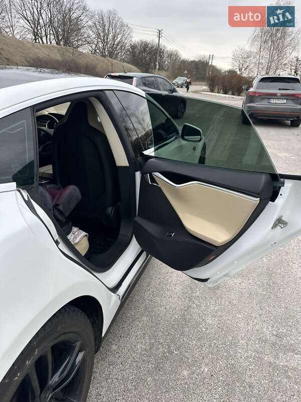 Лифтбек Tesla Model S 2013 в Киеве