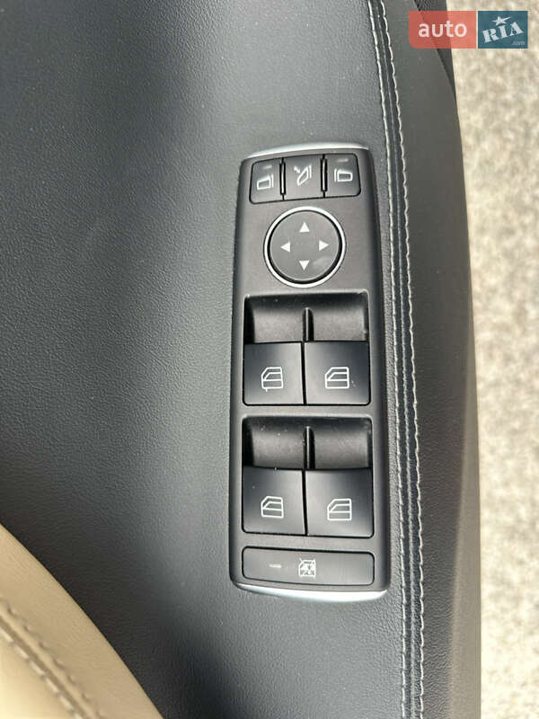 Лифтбек Tesla Model S 2013 в Киеве