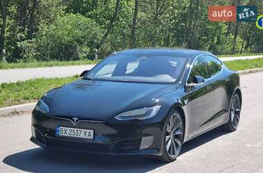 Лифтбек Tesla Model S 2017 в Киеве