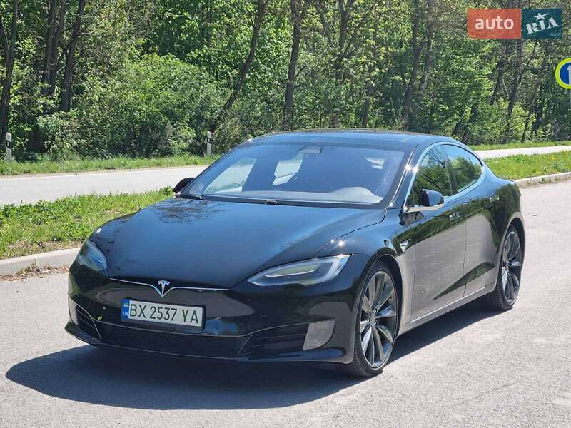 Ліфтбек Tesla Model S 2017 в 