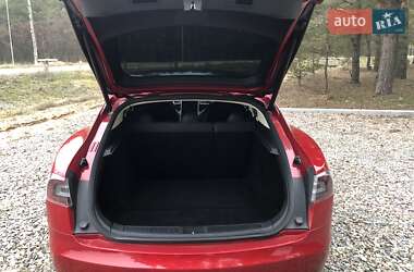 Лифтбек Tesla Model S 2014 в 