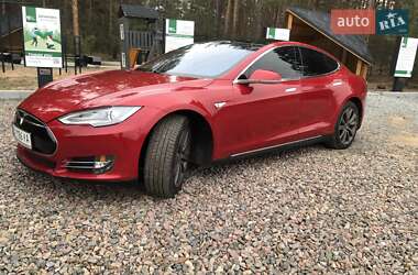 Лифтбек Tesla Model S 2014 в 