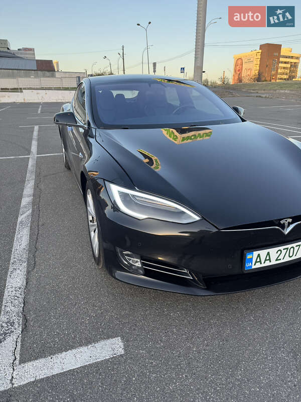 Ліфтбек Tesla Model S 2018 в Києві