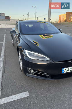 Лифтбек Tesla Model S 2018 в 