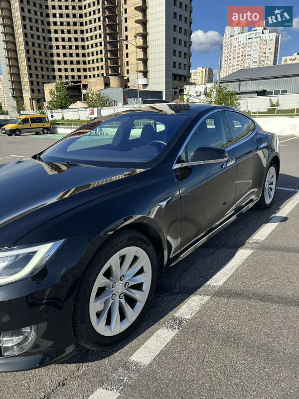 Ліфтбек Tesla Model S 2018 в Києві
