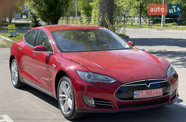 Лифтбек Tesla Model S 2013 в 
