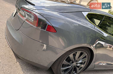 Лифтбек Tesla Model S 2013 в 