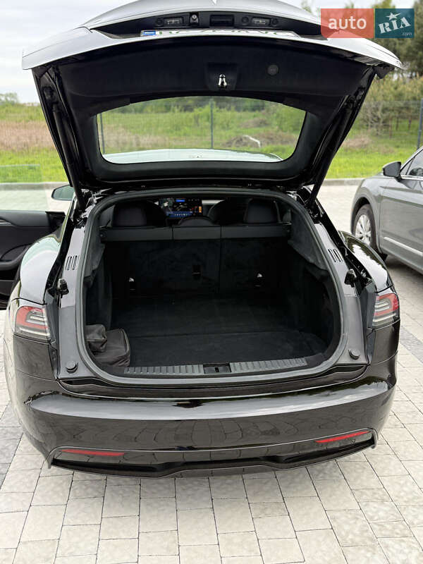 Лифтбек Tesla Model S 2022 в Львове