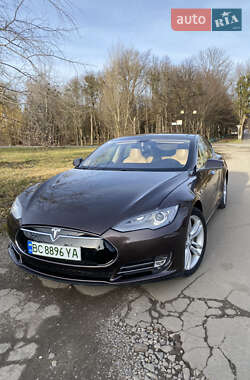 Лифтбек Tesla Model S 2014 в 