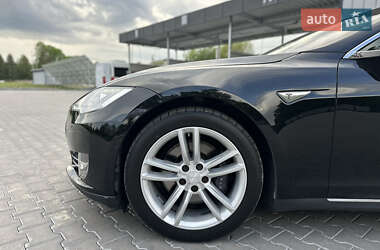 Лифтбек Tesla Model S 2014 в 