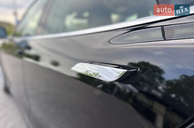 Лифтбек Tesla Model S 2014 в 