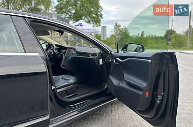 Лифтбек Tesla Model S 2014 в 