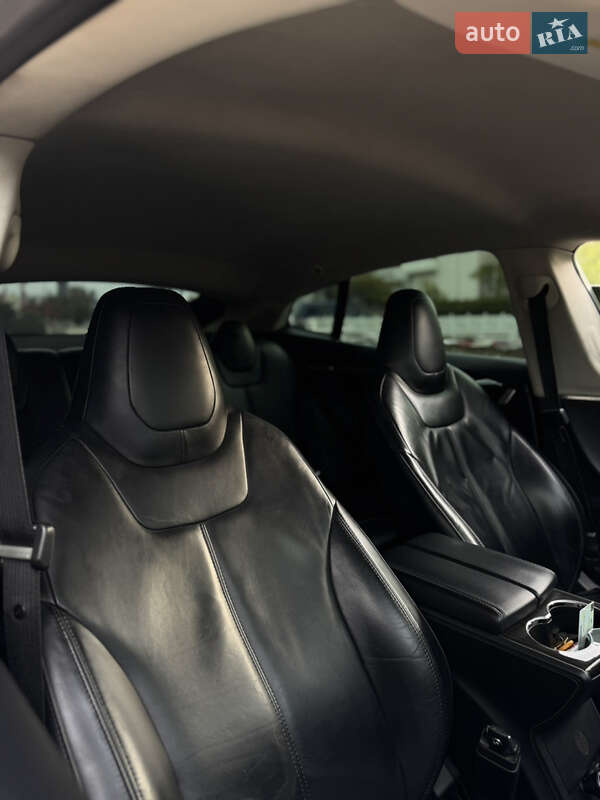 Ліфтбек Tesla Model S 2014 в Миколаєві
