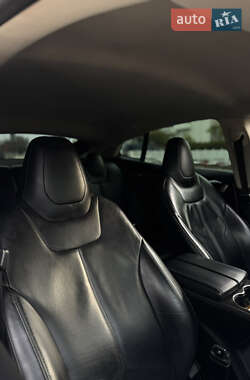 Ліфтбек Tesla Model S 2014 в 
