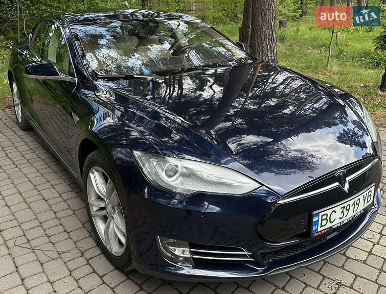 Лифтбек Tesla Model S 2015 в Львове фото 2 Лифтбек Tesla Model S 2015 в Львове