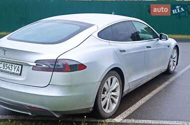 Лифтбек Tesla Model S 2013 в 