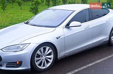 Лифтбек Tesla Model S 2013 в 